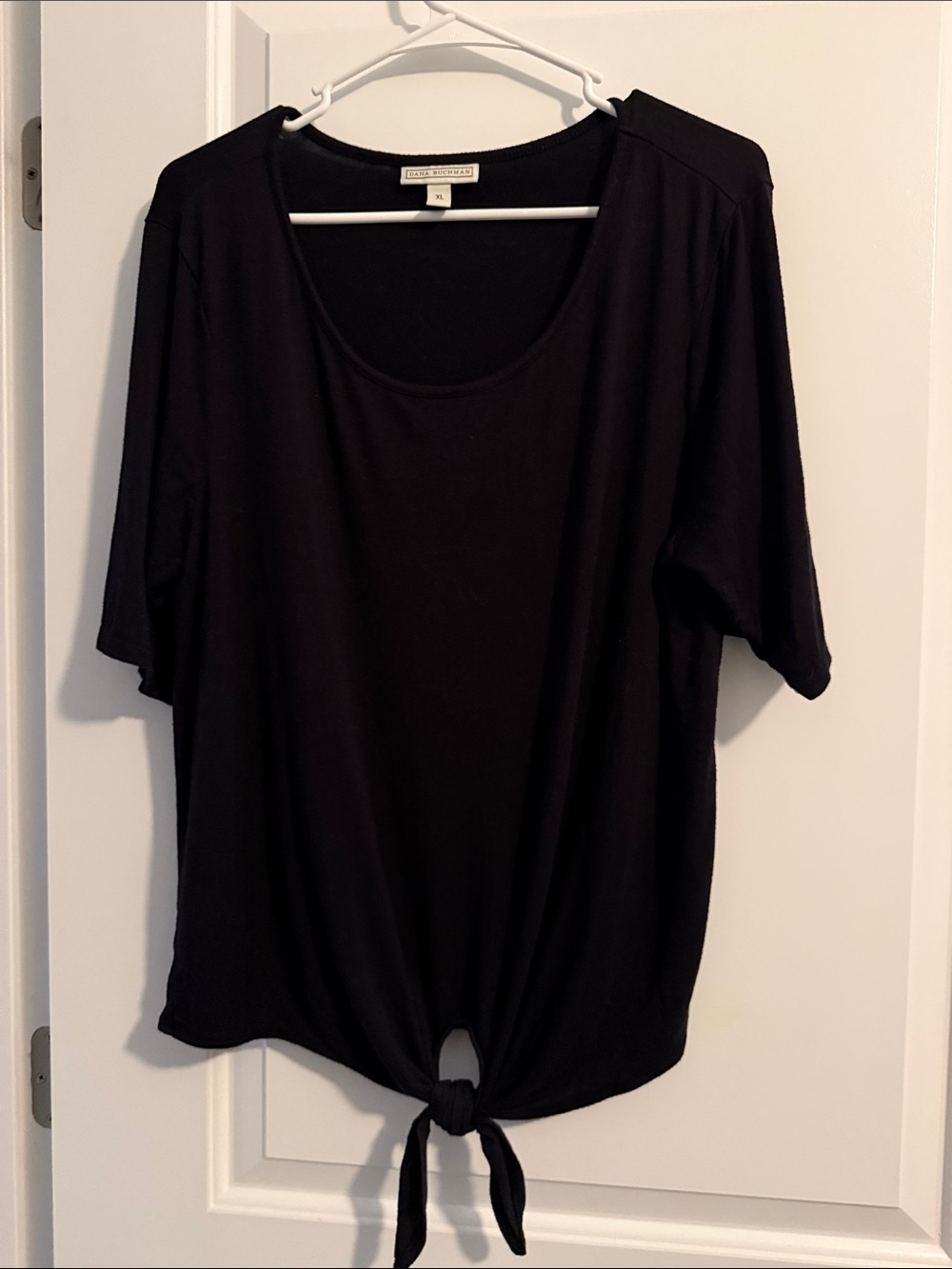Dana Buchman Black Short-Sleeve Tie-Front Scoop Neck Top-size XL